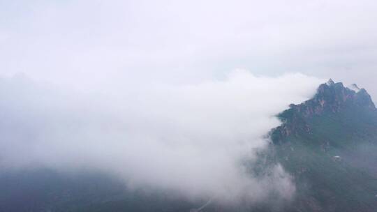 北京司马台长城夏季日出云海震撼景观