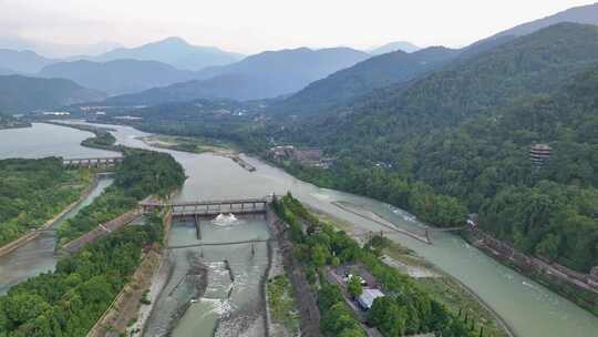 航拍清晨的四川成都岷江都江堰水利工程