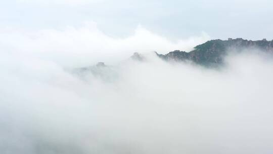 长城雨后云海翻滚震撼大气