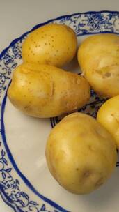 4K土豆特写马铃薯洋芋有机蔬菜旋转