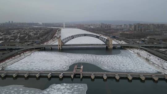 航拍山西太原晋阳桥大雪视频素材模板下载