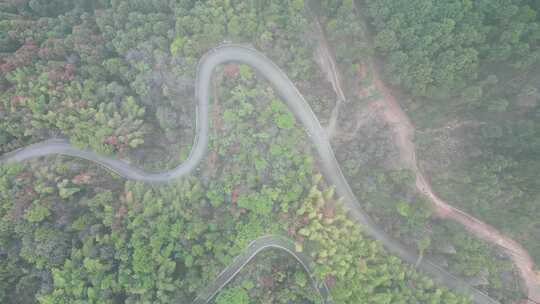 大山蜿蜒盘山公路航拍