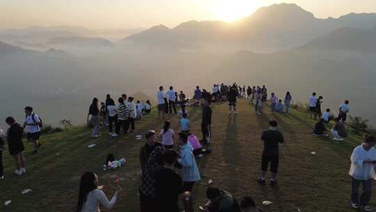 浦江斗鸡岩景区大量游客旅游观光航拍