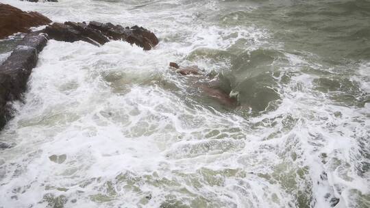 实拍大海海浪沙滩礁石