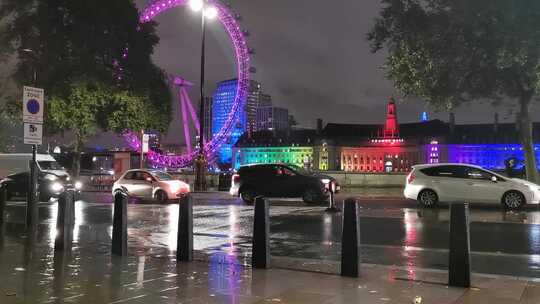 雨夜中的伦敦眼