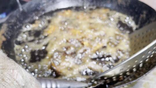 过年春节油炸熏鱼传统美食