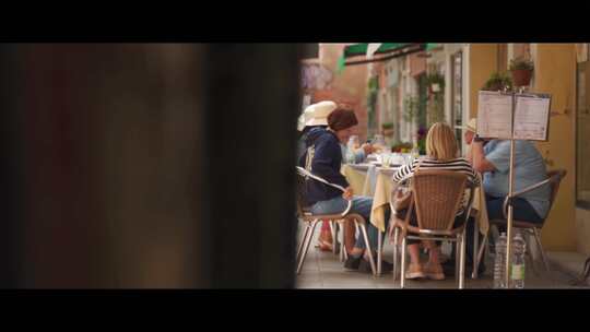 水城威尼斯行人游客喝咖啡街道美女意大利