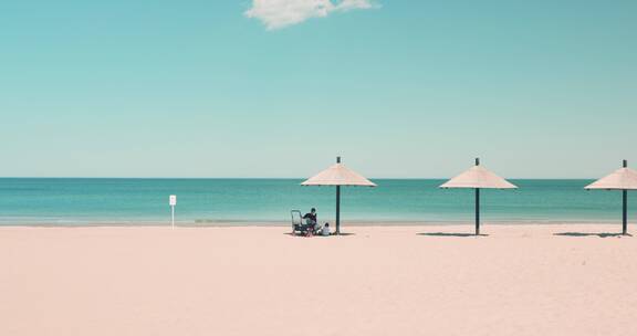8k实拍夏日海边沙滩唯美空镜