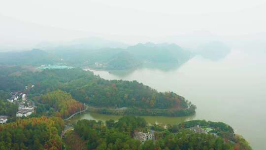 杭州市临安青山湖水上森林秋色航拍