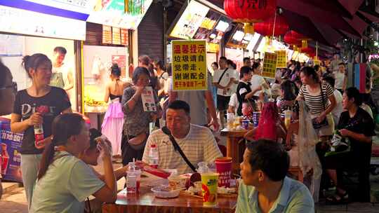 人群人流行人脚步过马路商业城市生活