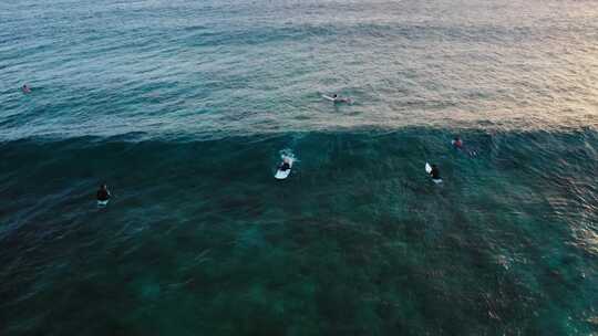 航拍海上冲浪 冲浪圣地