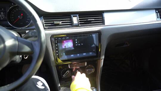 驾驶员司机汽车后视镜视频素材模板下载
