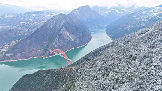 航拍长江三峡巫峡雪景