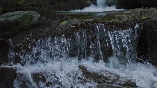 山涧清泉流水纯净山泉水