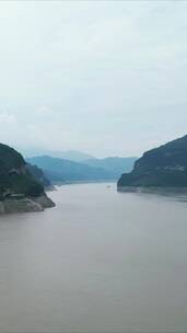 航拍雄伟壮观长江三峡风光