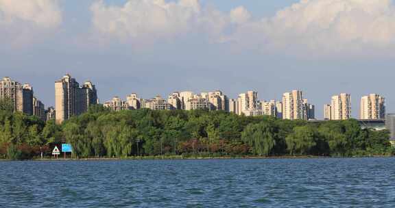 苏州金鸡湖畔高楼大厦居住区