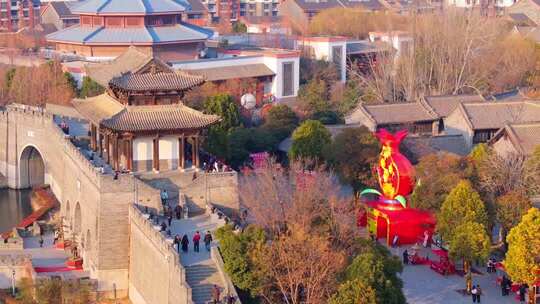 航拍台儿庄古城夕阳下的暖光