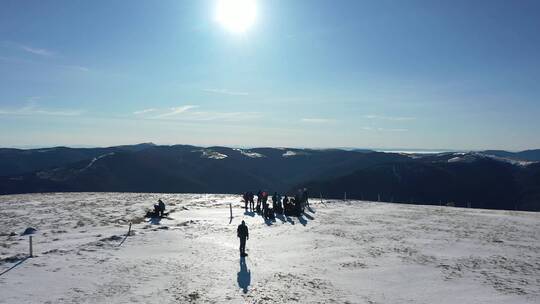 冬季无人机拍摄的山脉