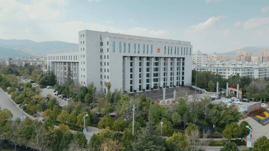 云南旅游风光祥云县政府大楼