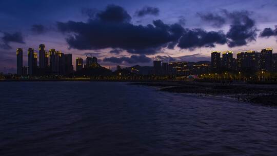 深圳湾海景豪宅建筑剪影与夕阳晚霞风光延时