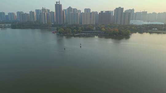 山东枣庄东湖公园中兴阁2023年11月冬季景色