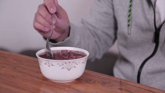 湿气薏米红豆汤视频素材模板下载