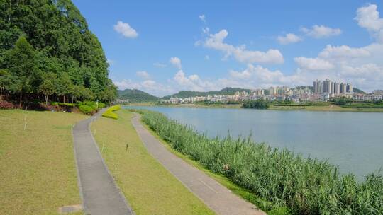 广西南宁邕江岸边风景