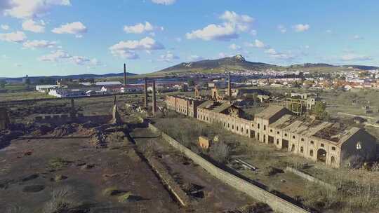 佩尼亚罗亚（科尔多瓦）被毁工业区的航拍