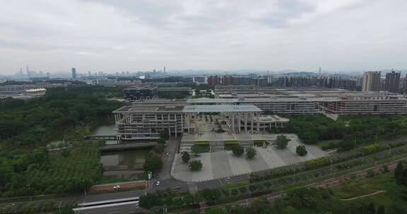 4K广州市番禺区大学城广东工业大学航拍（