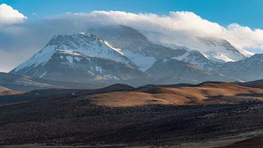 西藏阿里地区纳木那尼峰雪山云雾日落延时