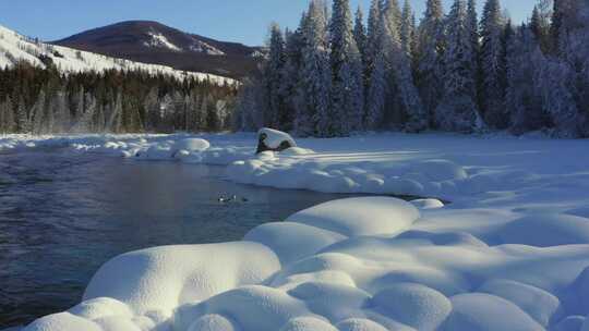 4K冬季雪景溪流新疆雪景长白山雪景雪球