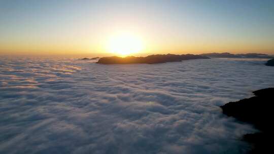 4K山峰日落高山云海航拍视频