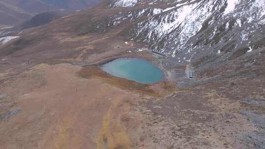 四川甘孜冷嘎措附近与贡嘎雪山