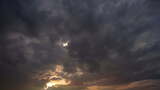 日落和乌云的延时高清在线视频素材下载