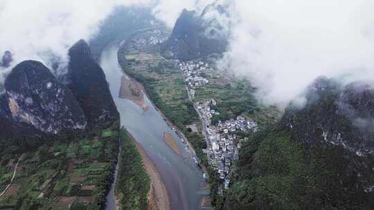 桂林山水烟雨漓江兴坪古镇航拍风光4K