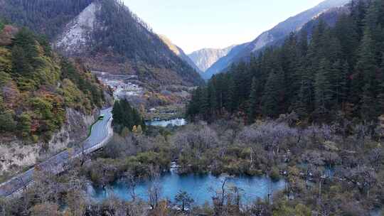 四川九寨沟彩林秋景和蓝色海子