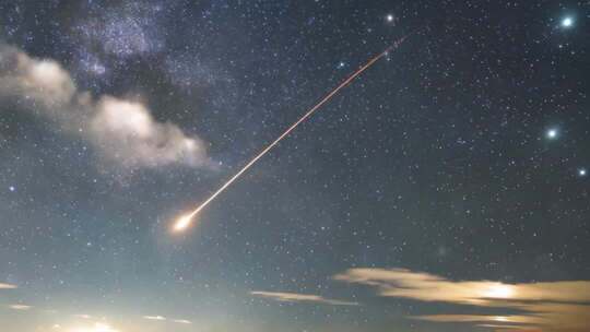夜空流星划过星空景象