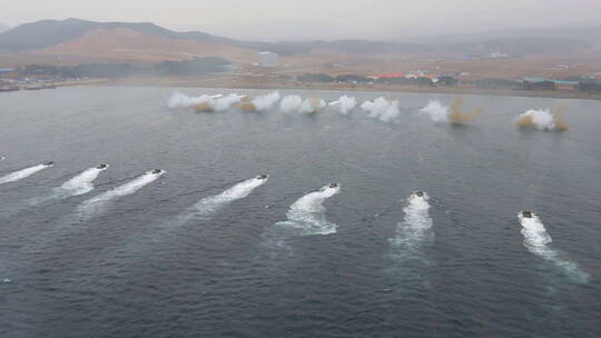 航拍海军陆战队在海上模拟演习