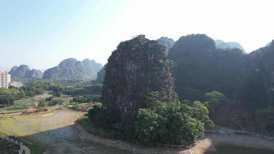 广东省阳春市春湾镇中山公园通天蜡烛