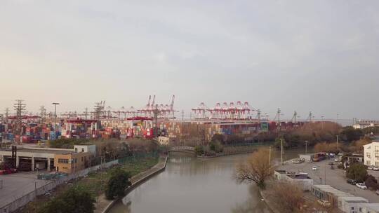 上海城市港口外贸出口集装箱航拍视频素材模板下载