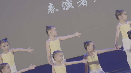 儿童舞台舞蹈表演