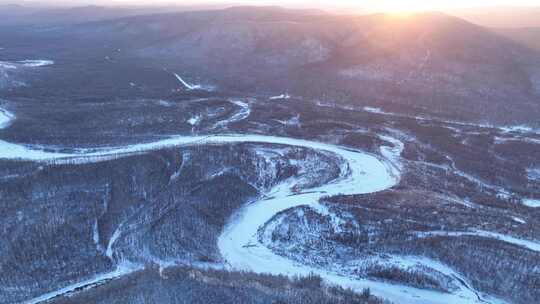 航拍大兴安岭林海雪原冰河黎明