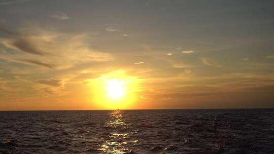 海上日出日落大海太阳升起曙光