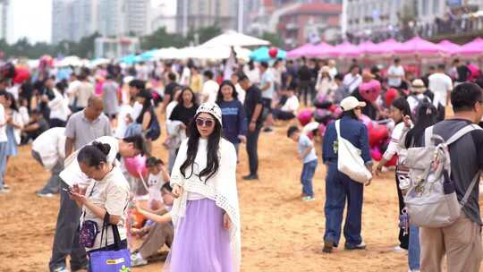 十一国庆假期威海公安民警巡逻火炬八街