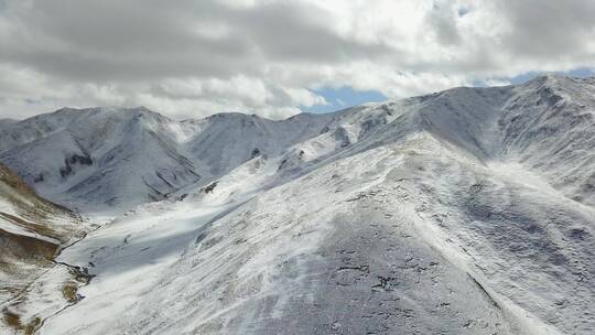 青海雪山航拍