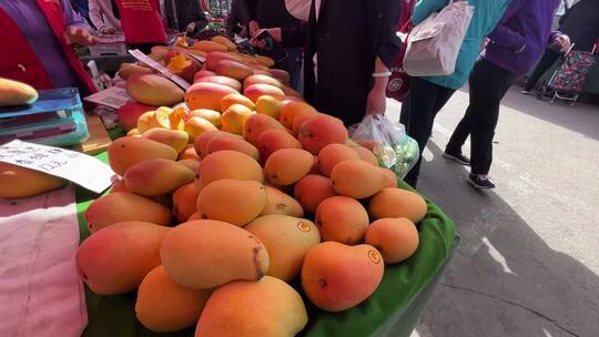 【镜头合集】超市菜市场卖水果摊位芒果