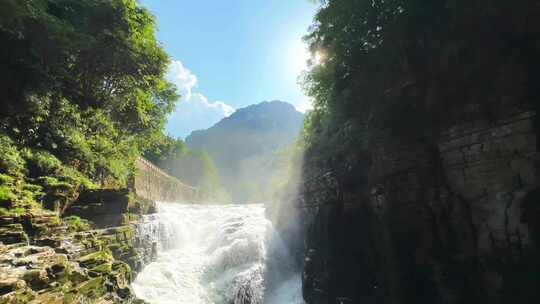 湖北利川腾龙洞旅游景区阳光里的卧龙吞江视频素材模板下载