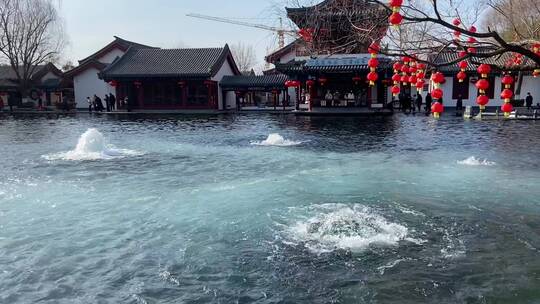 济南章丘区百脉泉公园泉水喷涌视频素材模板下载