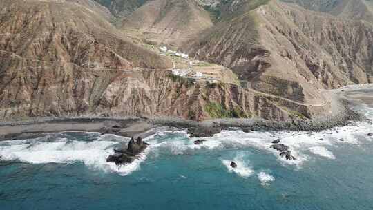 特内里费海岸的火山沙滩。Playa de