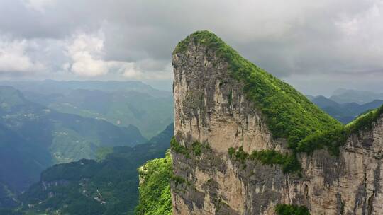 航拍山峰风光视频素材模板下载